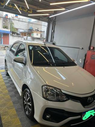 TOYOTA ETIOS 1.5 PLATINUM SEDAN 16V FLEX 4P AUTOMÁTICO